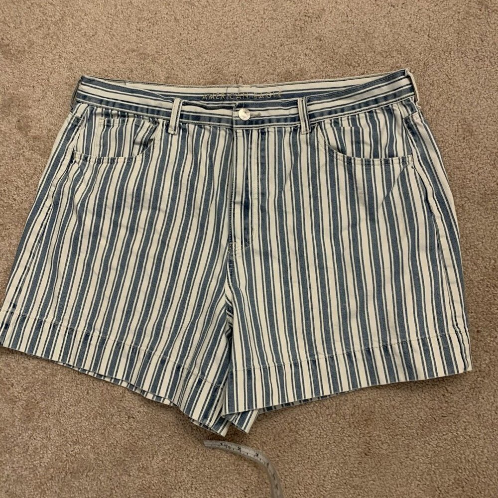 American Eagle. Sz 18. Cotton. Conductor/Ticking Fabric. Shorts. B103